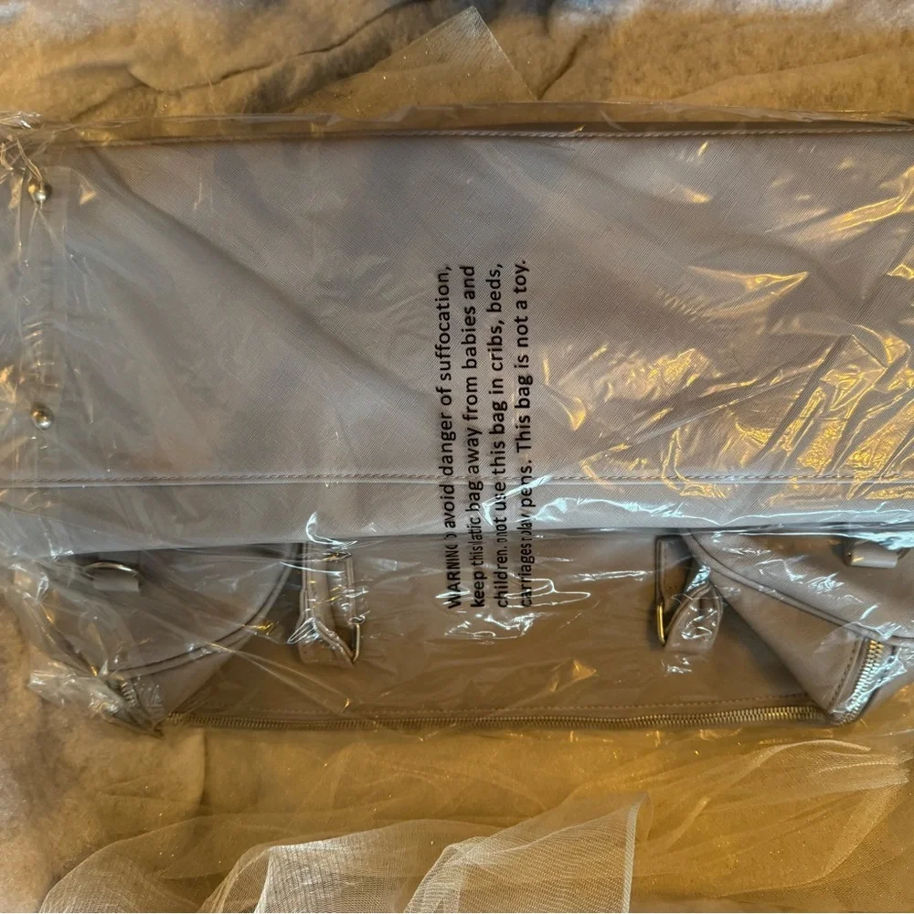 Ms Lovely WEEKENDER DUFFEL BAG WITH SATIN TIE - Picture 4 of 5